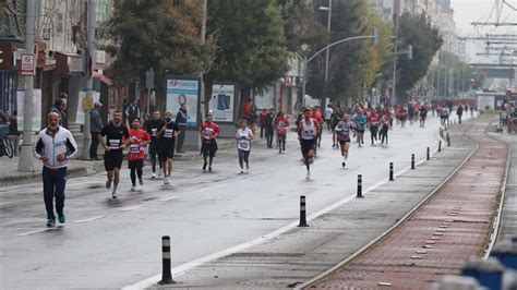 U­l­u­s­l­a­r­a­r­a­s­ı­ ­K­a­y­s­e­r­i­ ­Y­a­r­ı­ ­M­a­r­a­t­o­n­u­ ­k­o­ş­u­l­d­u­